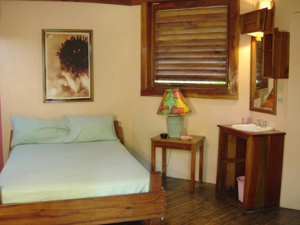 Whistling Bird Hotell Negril Eksteriør bilde